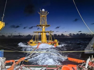 深海“慧眼”破浪來(lái)——揭秘我國(guó)突破3500米深海觀(guān)測(cè)的浮標(biāo)系統(tǒng)